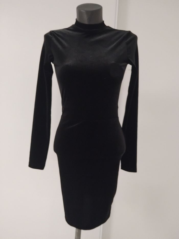 Robes femme taille S comme neuf prix 5euros  la robes