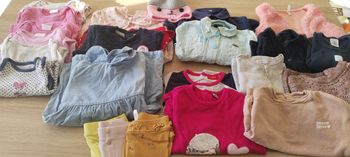 Lot vêtement bébé fille 12 mois 