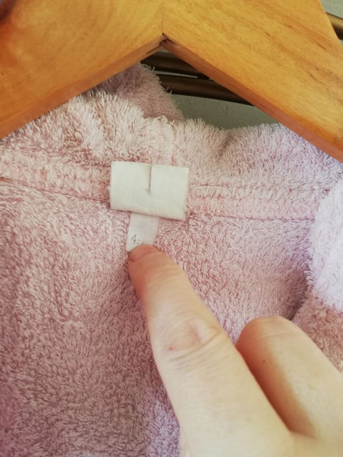 Peignoir rose T4 ans - photo numéro 3