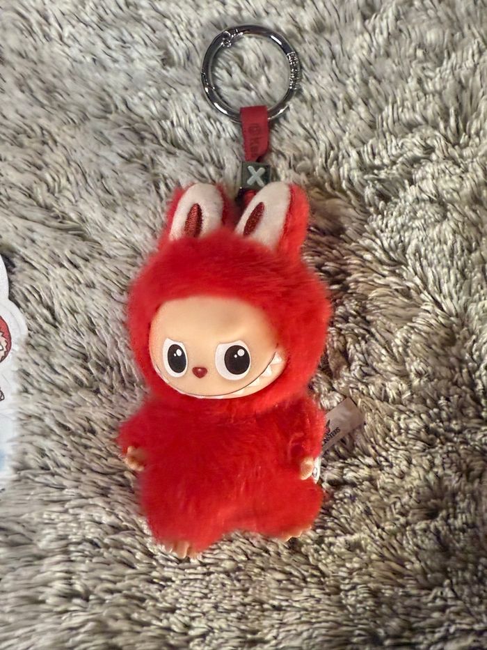 Labubu pin for love lettre X - photo numéro 2