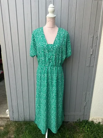 Robe manches courtes fleurie verte blanche décolleté été 42/XL