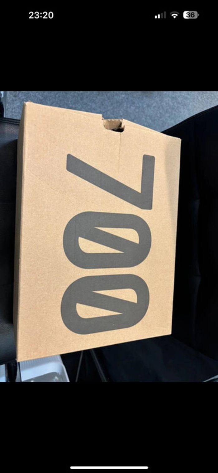 adidas Yeezy 700 V3 dans le coloris rare “Monsaf” - photo numéro 8