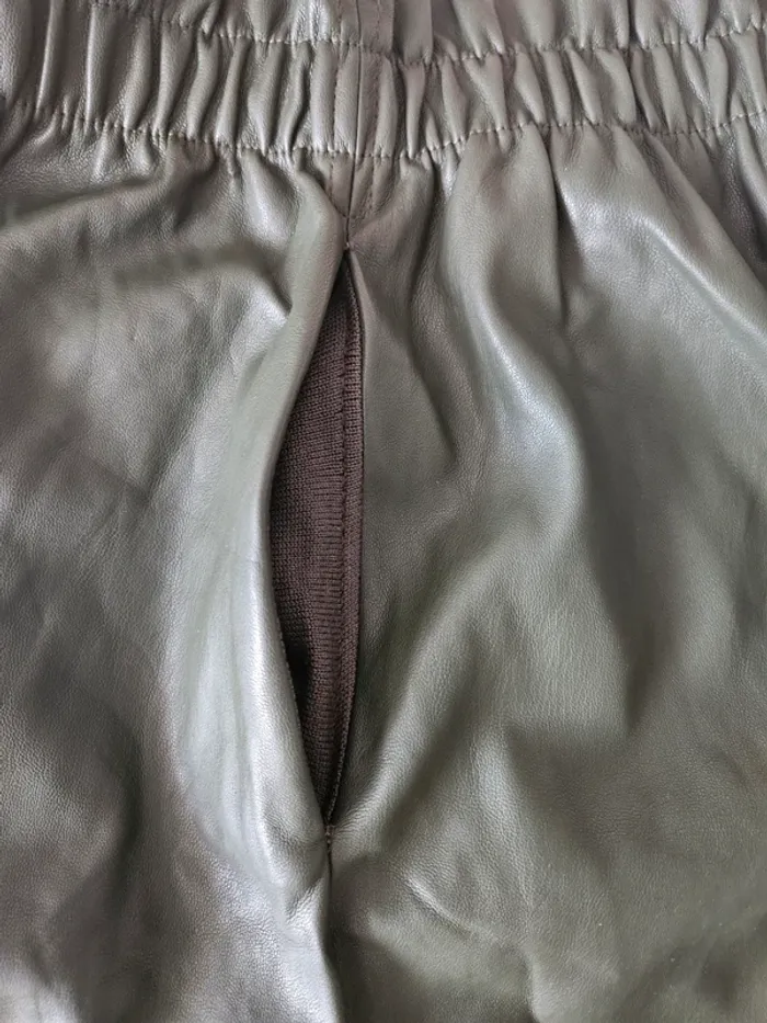 Jupe kaki simili cuir Zara Taille L - photo numéro 3