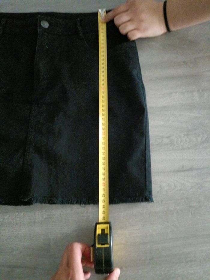 Jupe en jean noir avec fourche Kiabi Taille 36 (convient S/M) - photo numéro 7