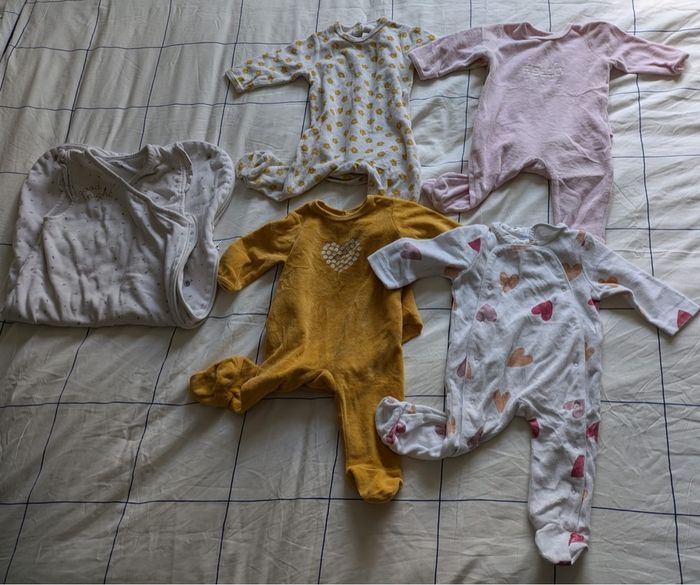 Lot de 22 vêtements 6 mois - photo numéro 2