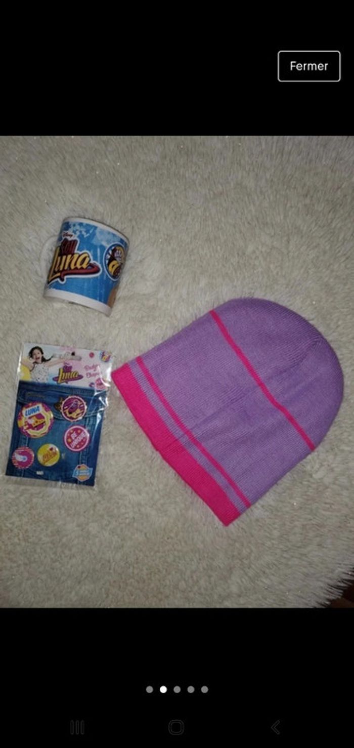bonnet neuf, badge neuf et tasse - photo numéro 2