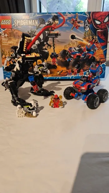 LEGO Marvel Spider-Man 76151- L'embuscade du Venomosaurus-Set complet avec figurines
