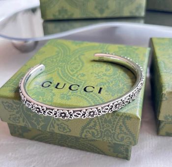Bracelet Gucci en argent sterling à motif floral