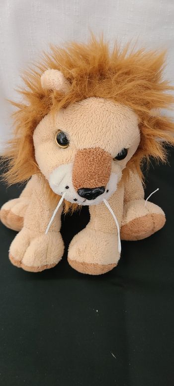 Peluche lion SOFT FRIENDS beige assis