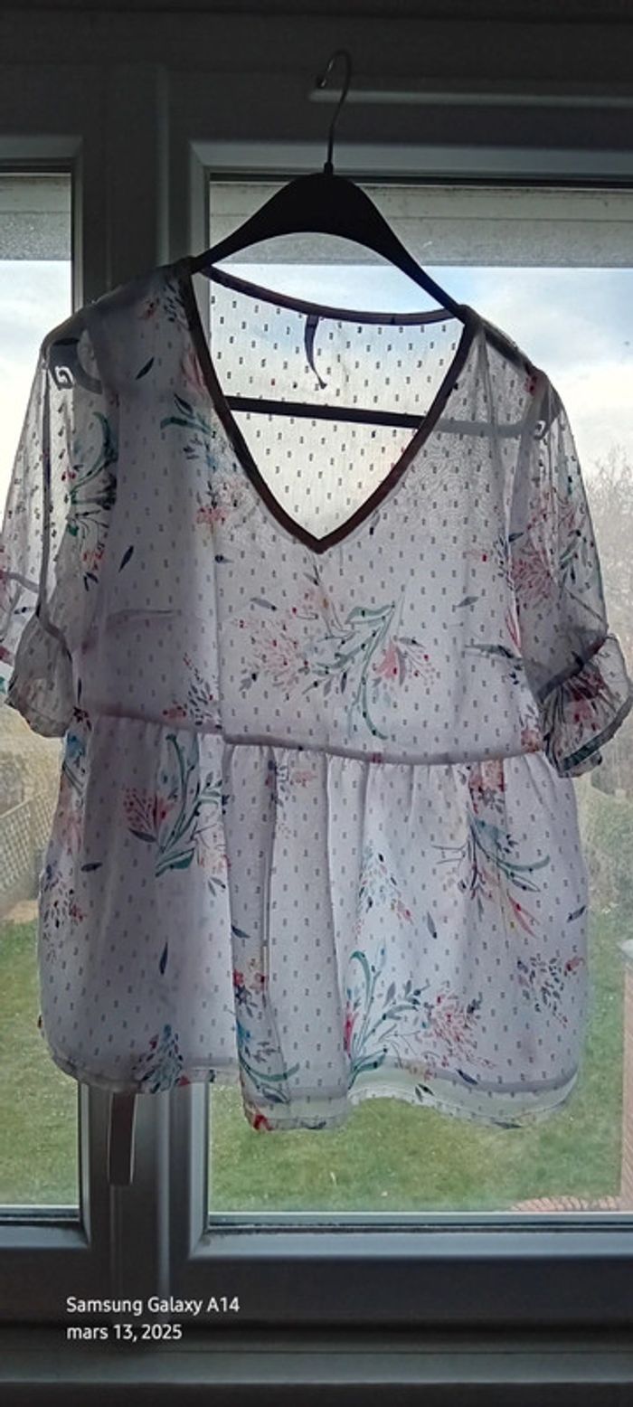 Blouse en voile col V motif floral avec pois blanche femme 42 blanche porte - photo numéro 5