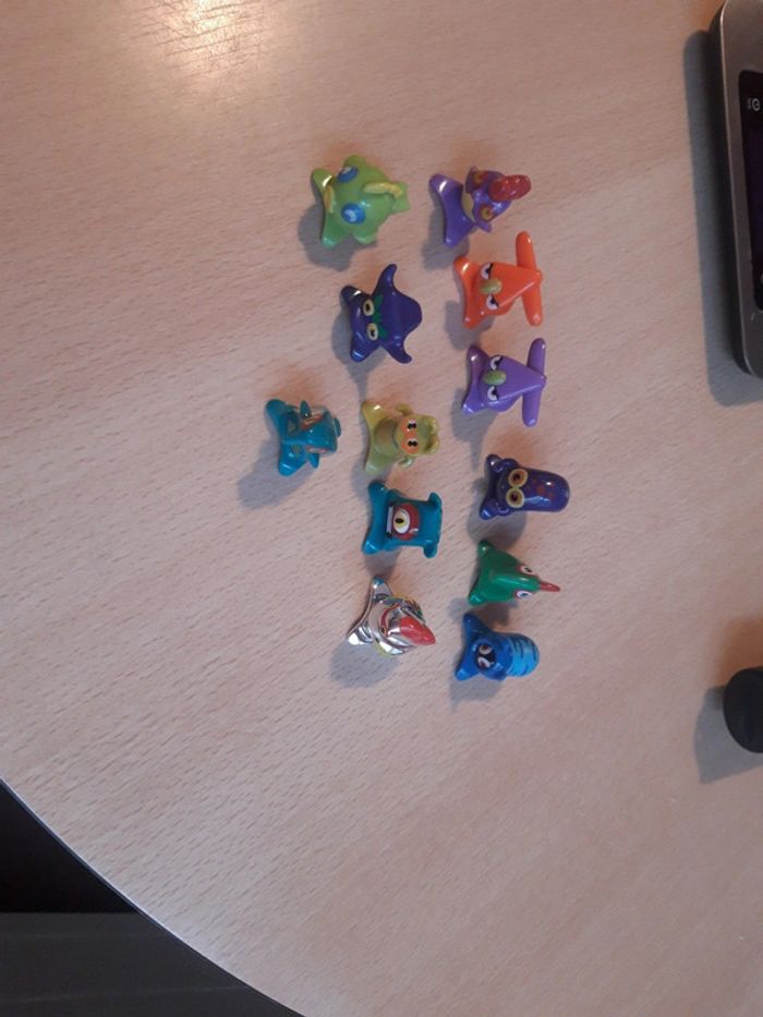 12 figurines Star monsters - photo numéro 2
