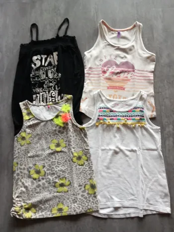Lot de débardeurs fille 10 ans.
