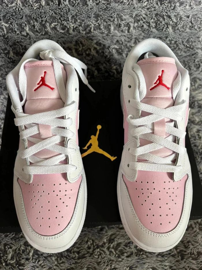 Jordan 1 Low Pink • Taille 37,5 • 🌸 - photo numéro 7
