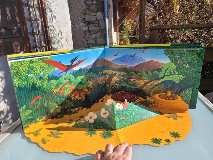 Magnifique livre animé Seuil Jeunesse Dinoparc, la préhistoire en 3D + modèles reduits dinosaures 53 - photo numéro 8