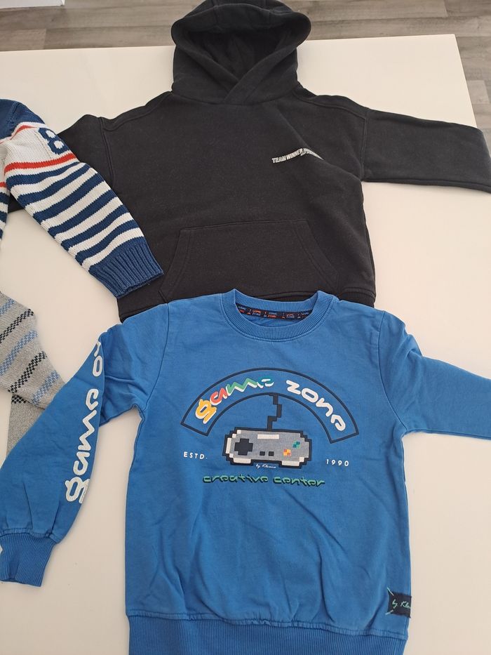 Lot 5 ans garçon
Pulls et sweat - photo numéro 2