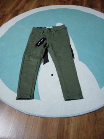 Jeans neuf 3 ans