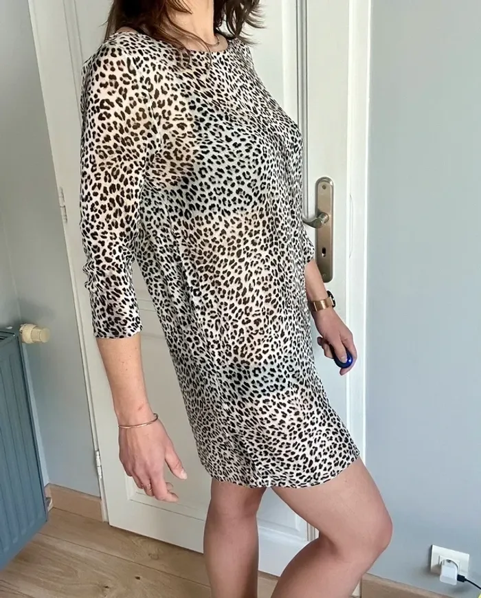 Ravissante robe motif léopard – Ba&sh taille 36 , S , 1 - photo numéro 4