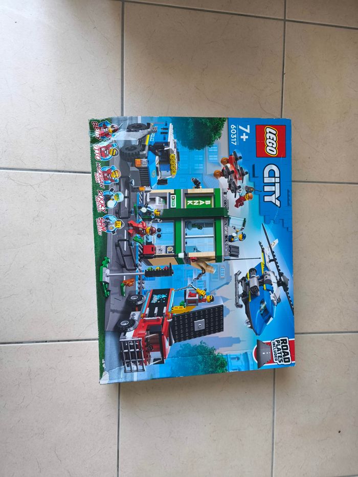 LEGO City 60317 : Police Chase at the Bank