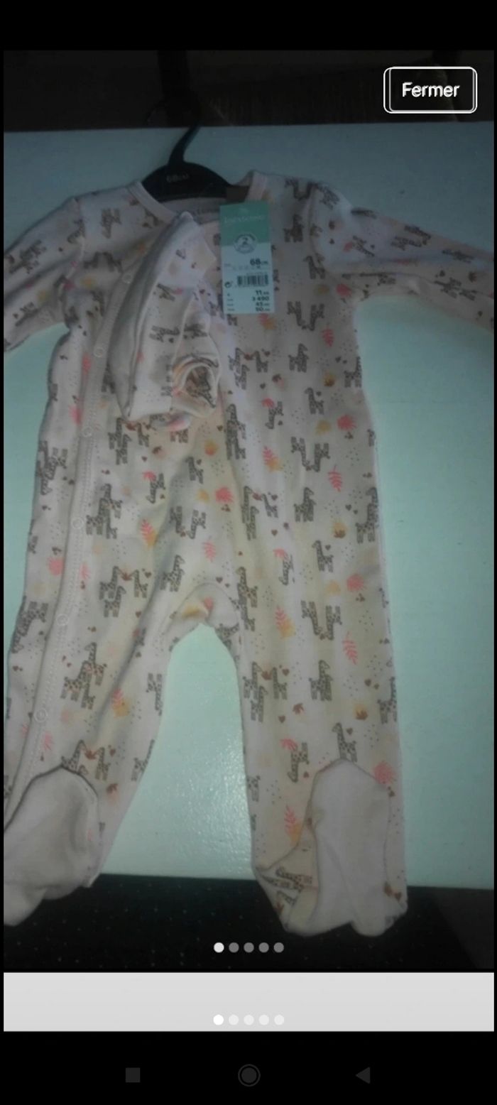 Pyjama avec bonnet neuf e5