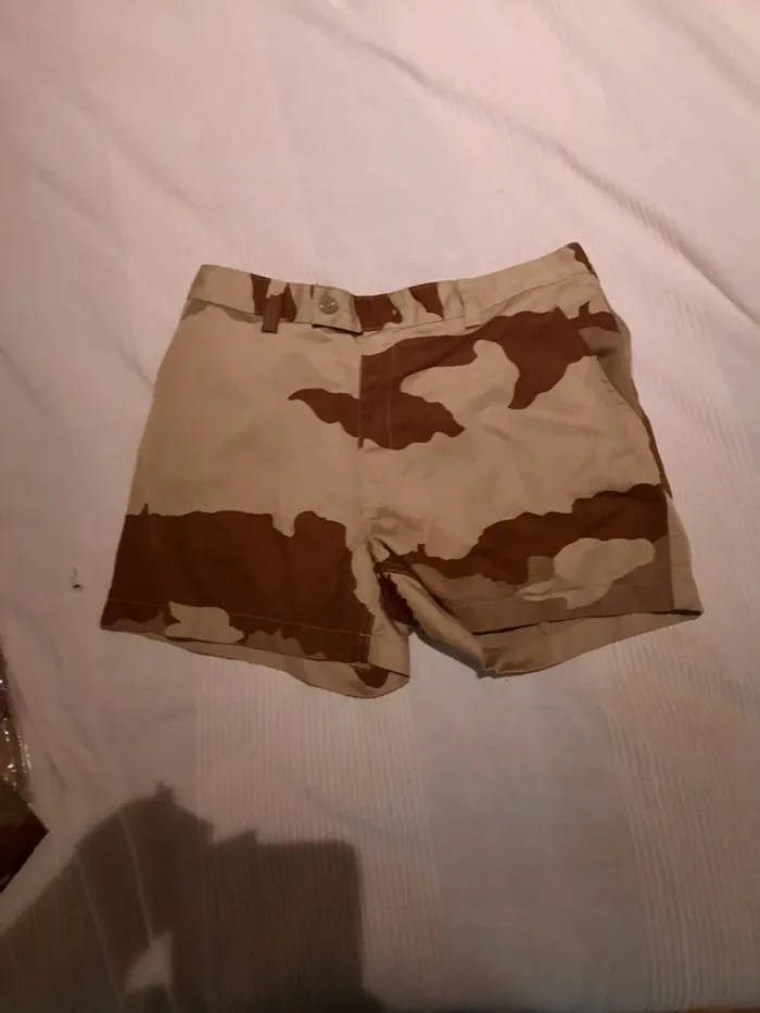 Short militaire camouflage sable taille M - photo numéro 3