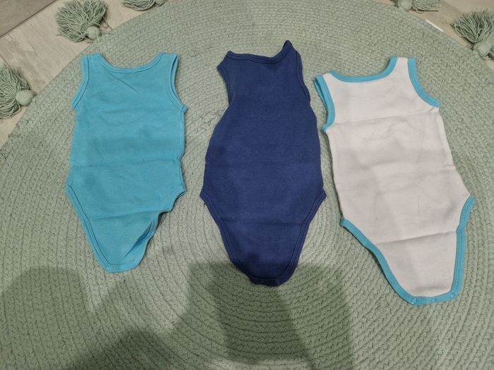 Lot de bodies - photo numéro 3