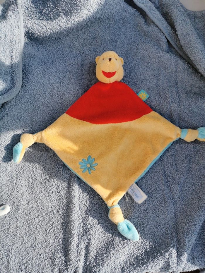 Doudou plat winnie l'Ourson