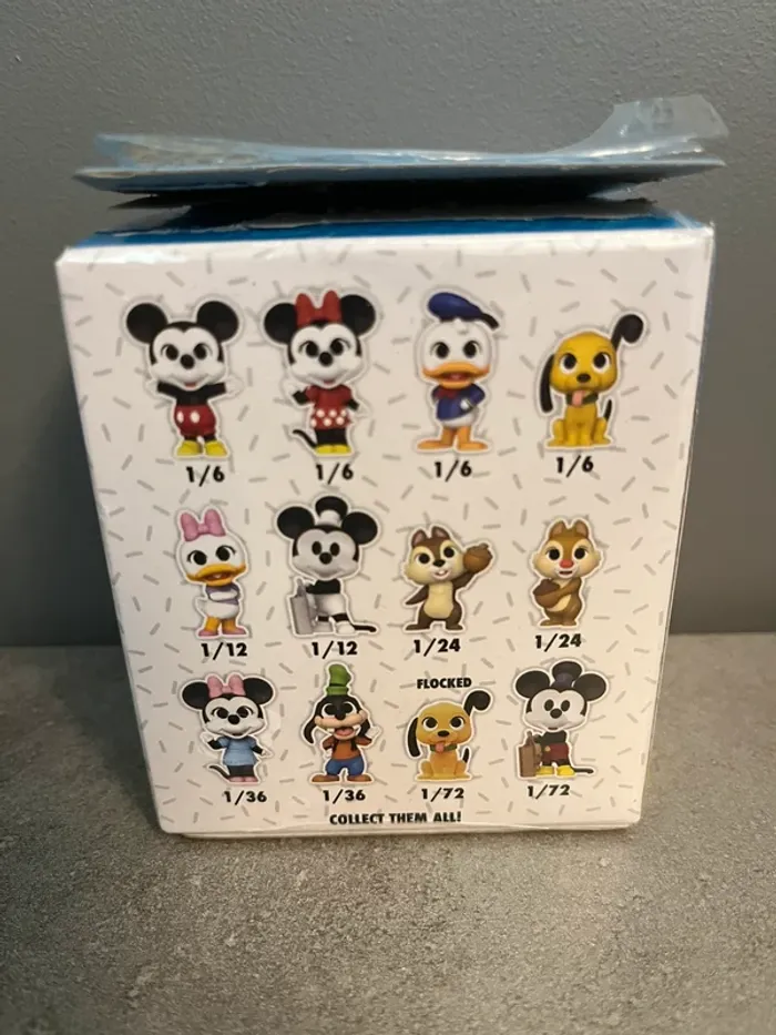 2 Funko mystery minis « Mickey and friends » Mickey et Minnie - photo numéro 5