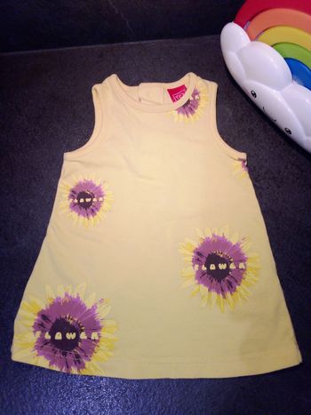 Robe d'été sans manches.