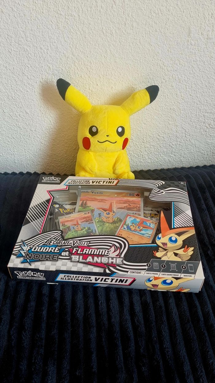 Coffret Pokémon Collection – Illustration Victini EV10.5 Neuf & Scellé FR - photo numéro 5