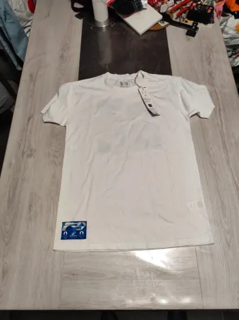 t-shirt homme officiel jeux olympiques de Paris 2024 produit collector Decathloniens taille S