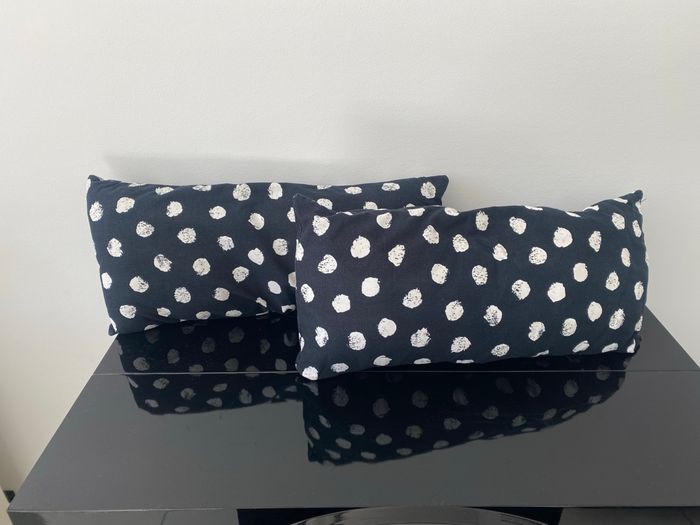 Coussins d’intérieur noirs et blancs