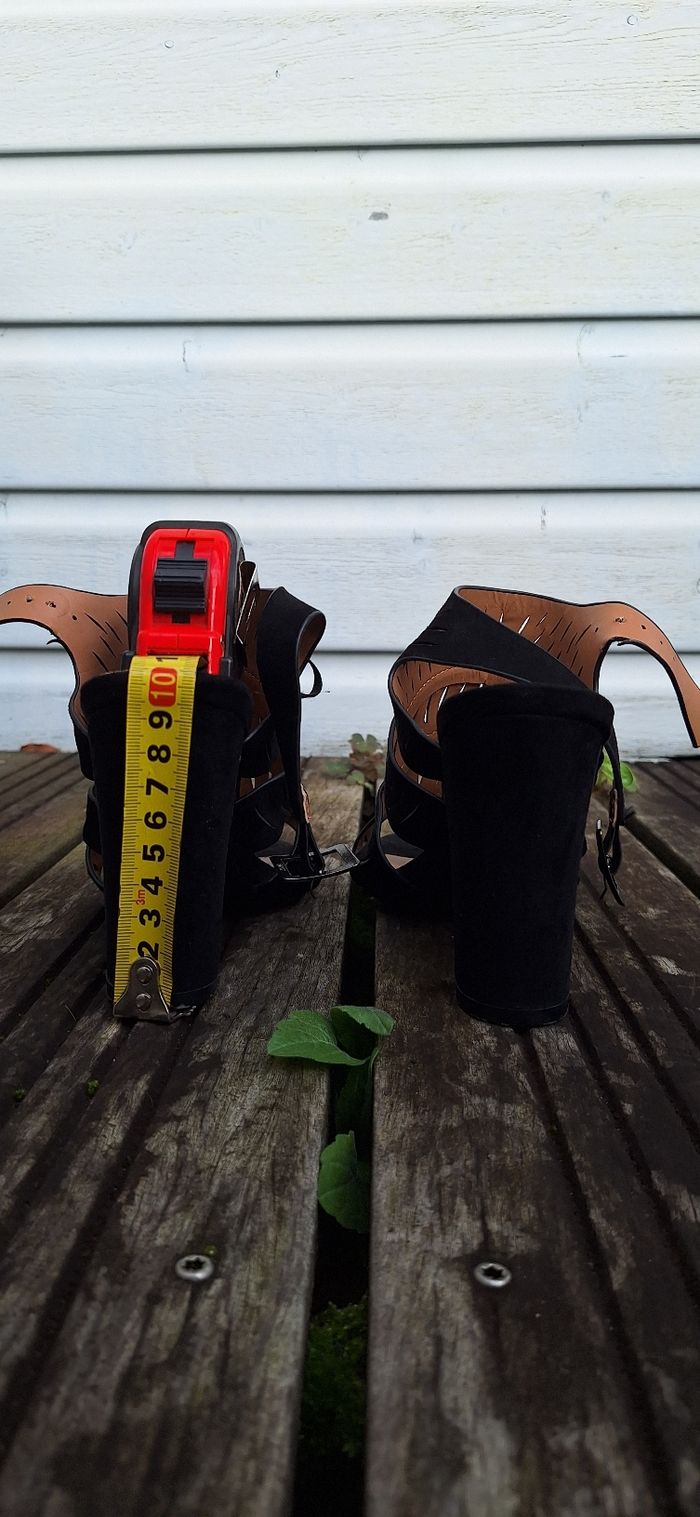 Talons noirs - photo numéro 8