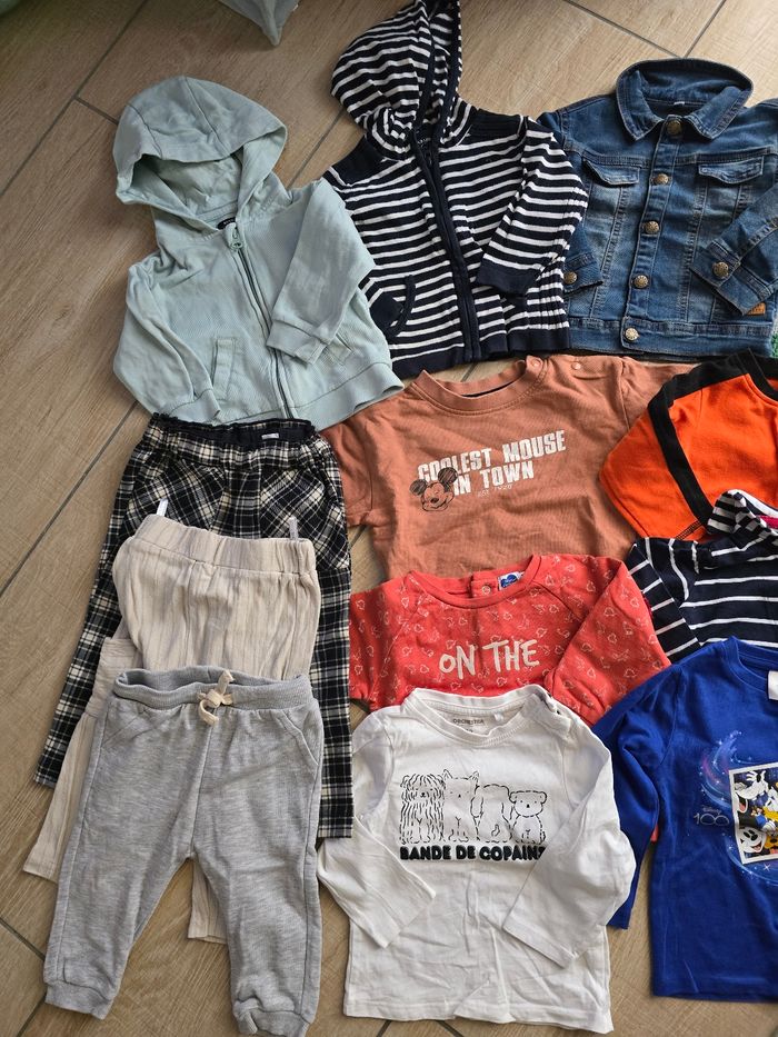 Lot vêtements 12 mois