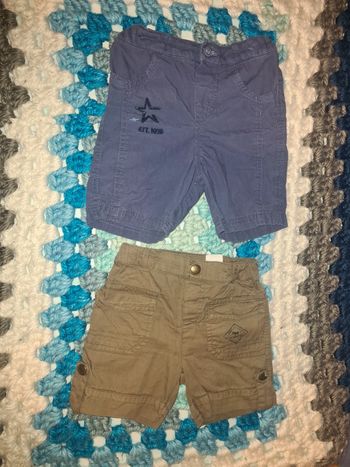 Lot 2 shorts 12 mois