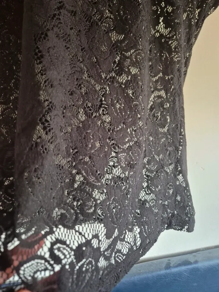 T-shirt dentelle - photo numéro 2