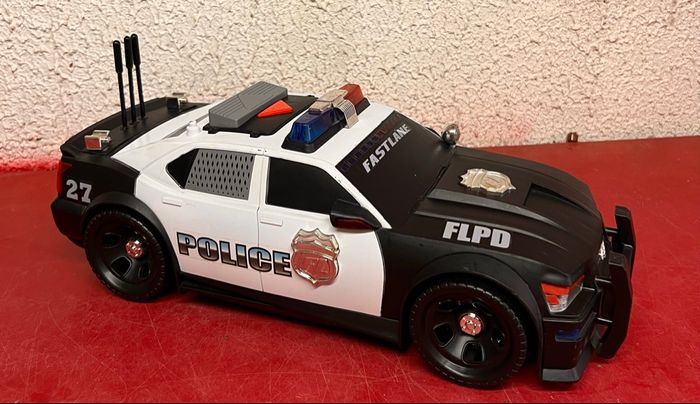 Voiture de police Fastlane - photo numéro 2
