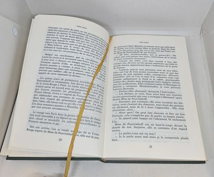 "Noir tango", de Régine Deforges.
354 pages.
ISBN : 2.7242.6736.2. - photo numéro 4