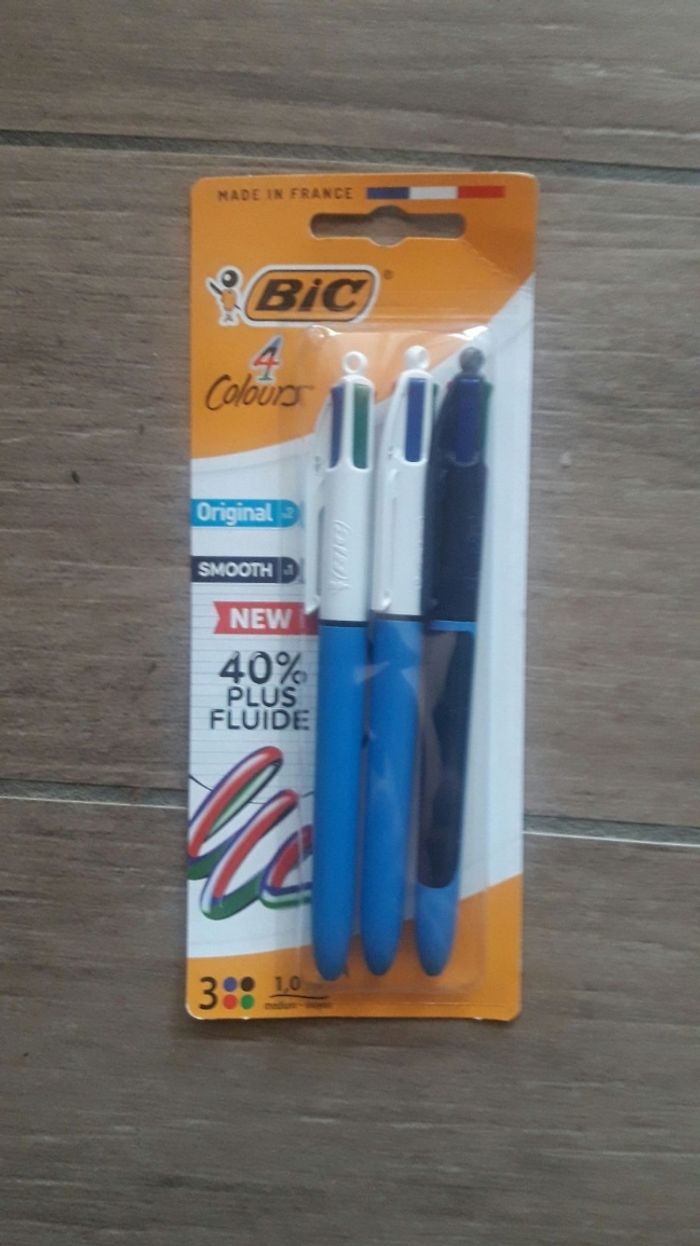 Lot stylos bic 4 couleurs