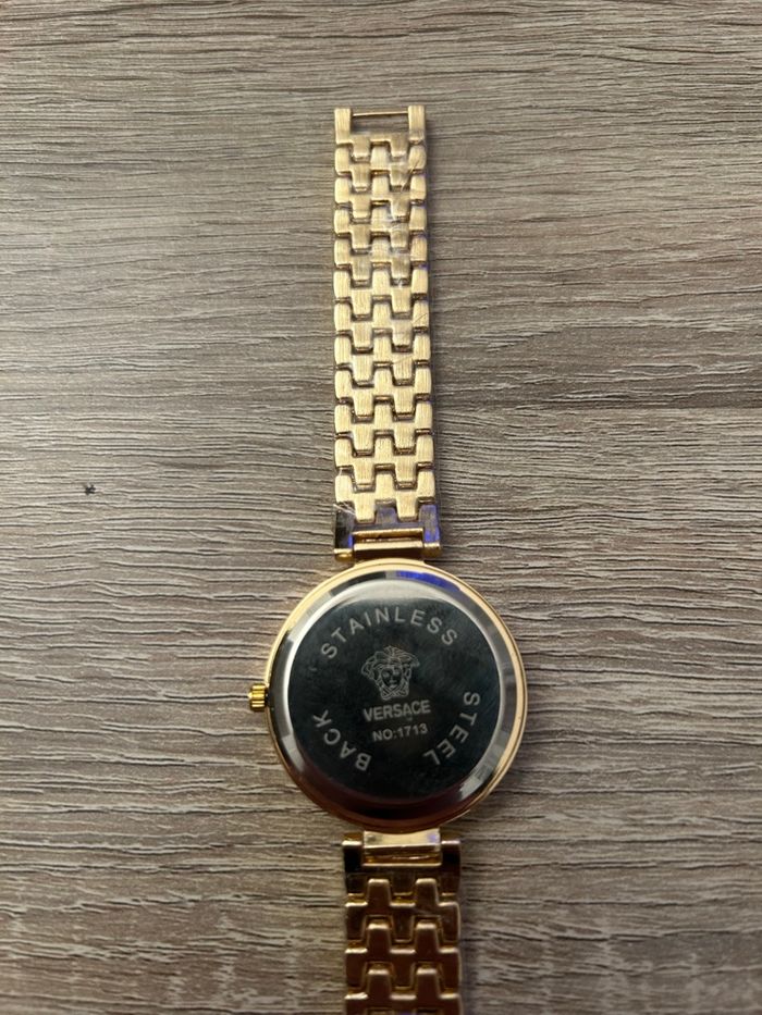 Montre Versace neuve jamais portée - photo numéro 5