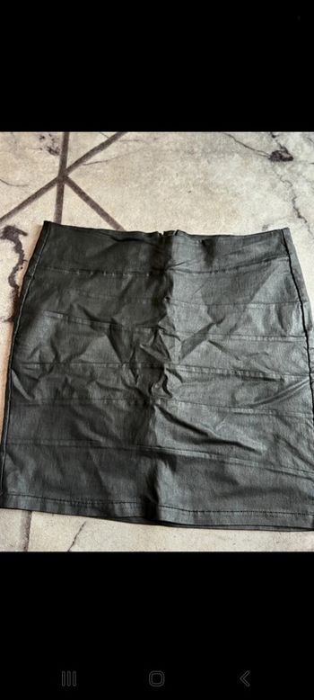 Jupe ■ cache cache