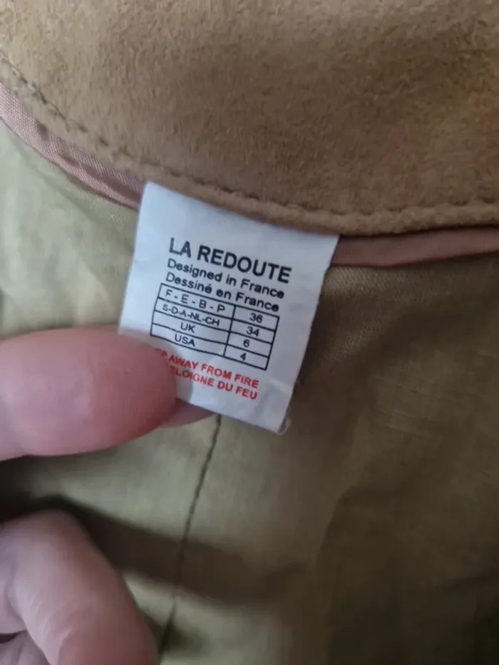 Blouson femme été type daim taille 36 une ou 2 petites taches - photo numéro 4