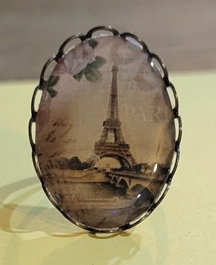 Bague ajustable La tour Eiffel Nouméa Neuve