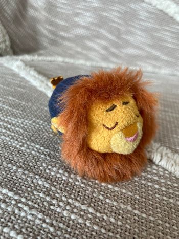 Tsum Tsum mini 9cm Disney store officiel lion maire zootopie Leodore parfait état