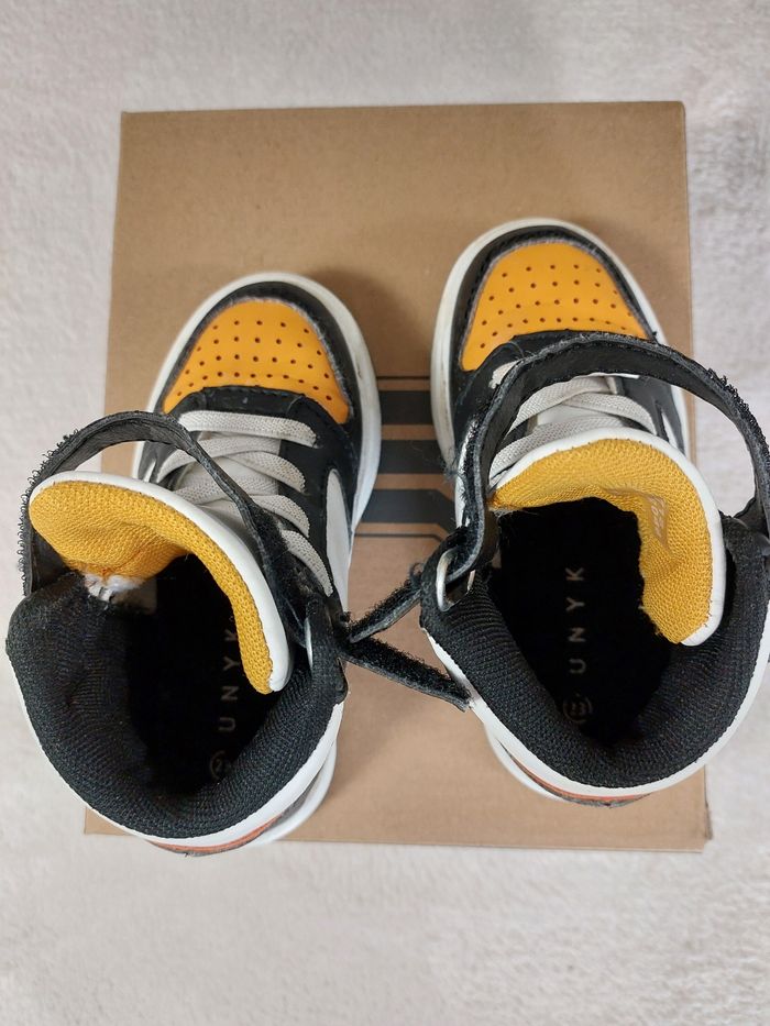Baskets montantes taille 23 - photo numéro 6
