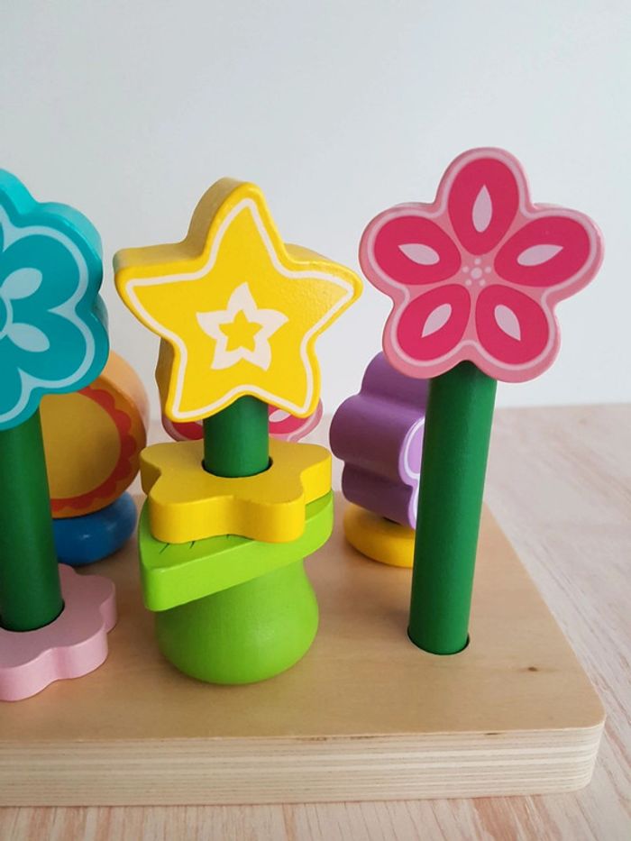 Jeu en bois pré printanier en fleurs - photo numéro 6
