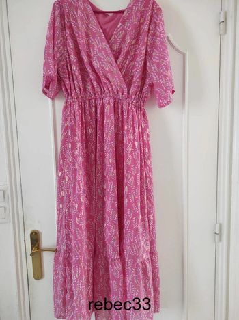 Robe longue rose à motif