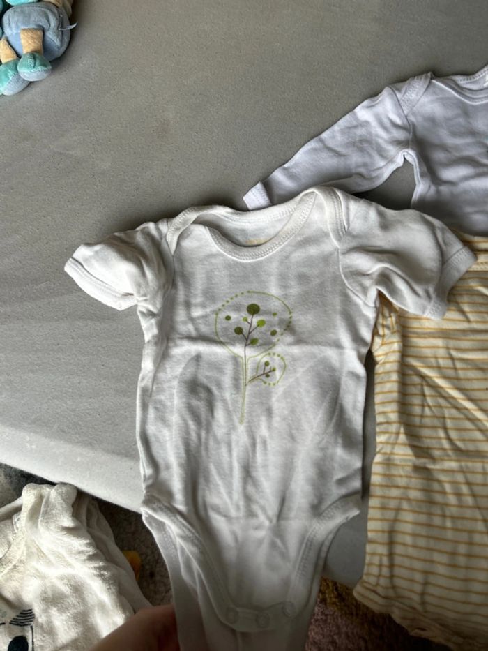 Lot body 1 mois - photo numéro 2