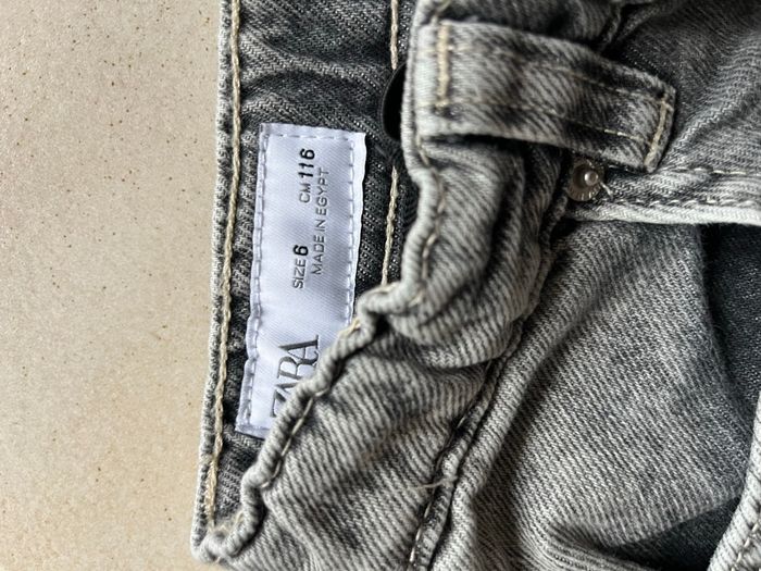Lot de pantalons Zara taille 6 ans - photo numéro 3