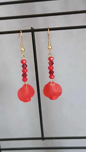 Jolie paire de boucles d'oreilles pendantes