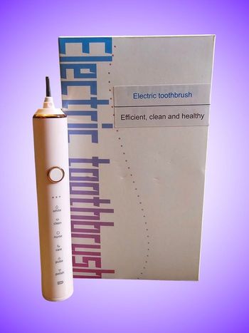 Brosse à dents électrique – Neuf, avec étiquette